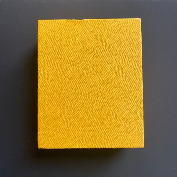 Oreylo Gentle Butterfly Adjustable Hypoallergenic Gold Rhodium Earring NEW - Picture 9 of 9